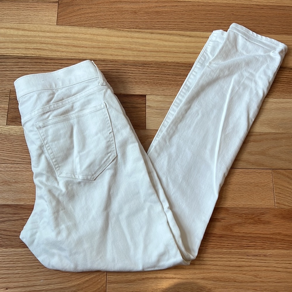 Old Navy | size 6 the flirt white jean - Picture 4 of 4